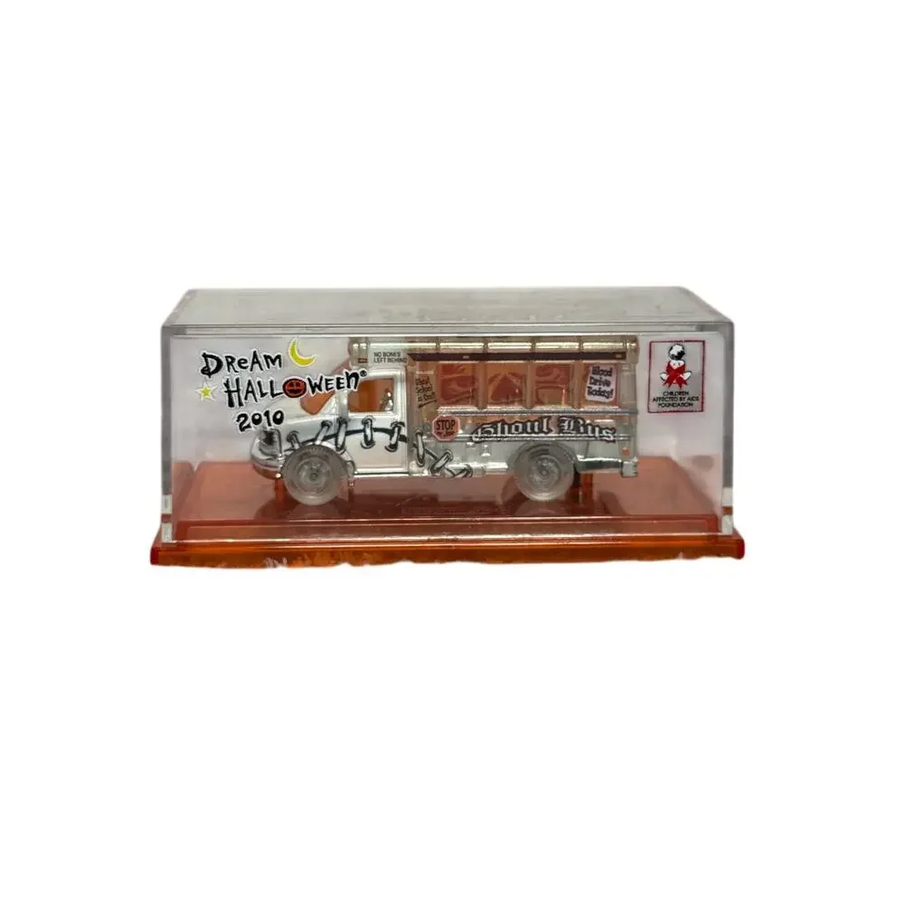 Matchbox Dream Halloween 2010 GMC Ghoul Bus Truck 1:64 Scale